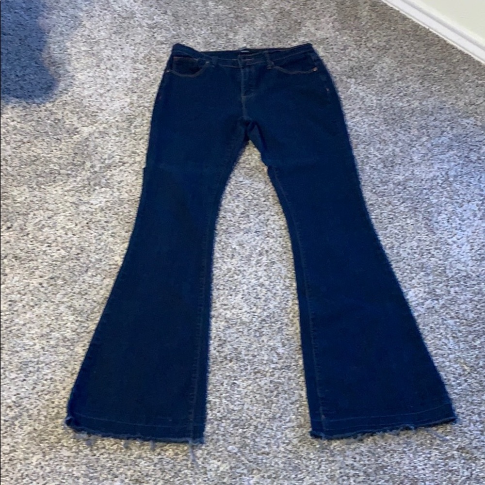 Forever 21 High waisted Bell Bottom Jeans. Size 27